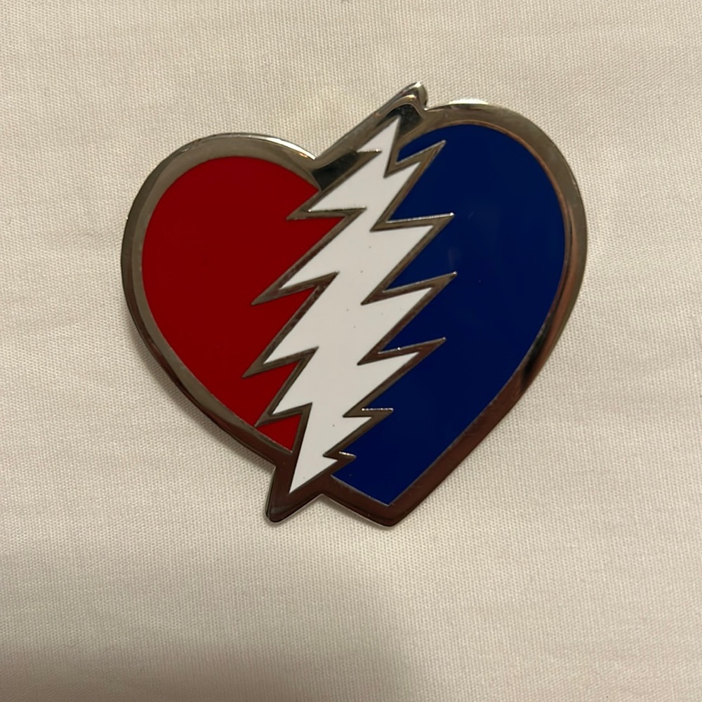 NEW! Grateful Dead enamel pin!